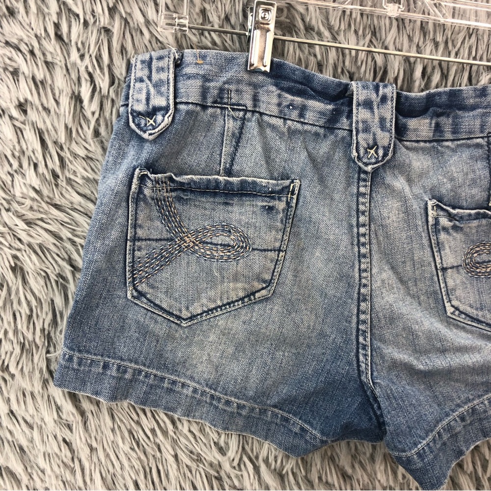 Maurices Shorts Womens Size 10 Whiskered Denim Slit Hem Blue - Picture 2 of 10